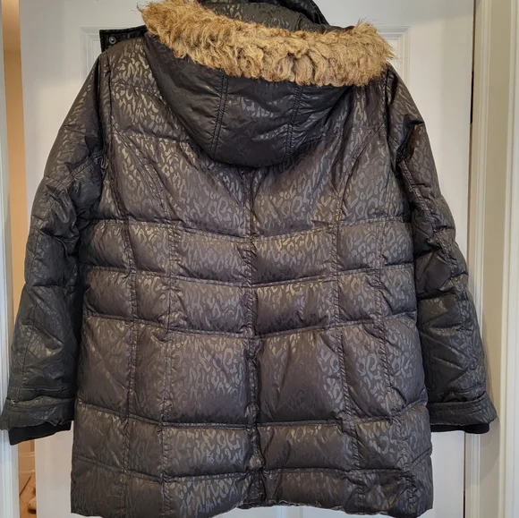 Women's Animal Print Jacket - Picture 2 of 3